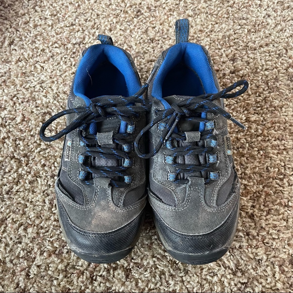 Hi-Tec  waterproof hiking shoes size 3 youth